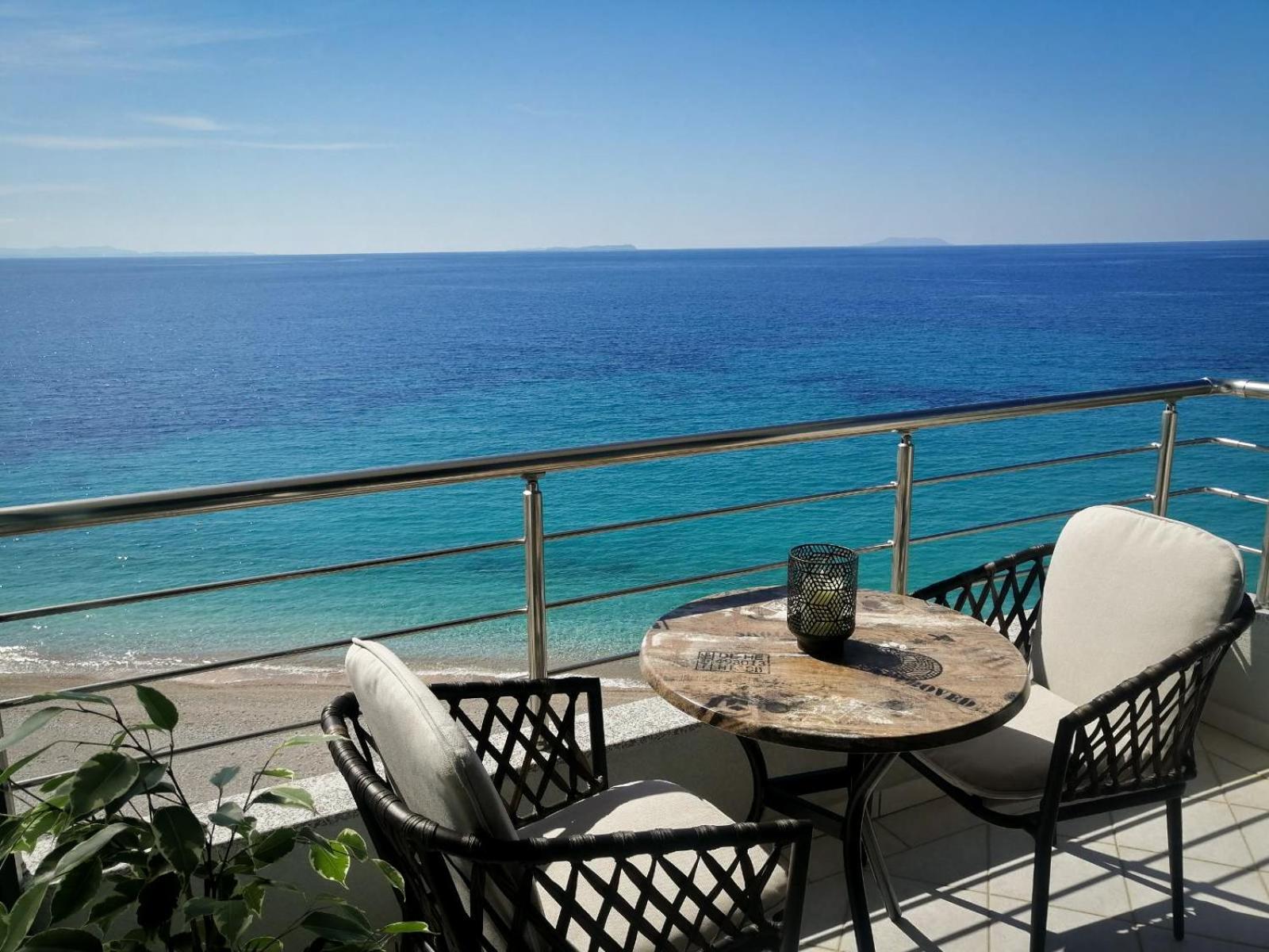 Anel Rooms Himare Bagian luar foto