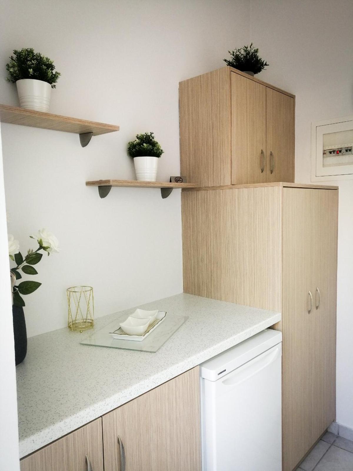 Anel Rooms Himare Bagian luar foto
