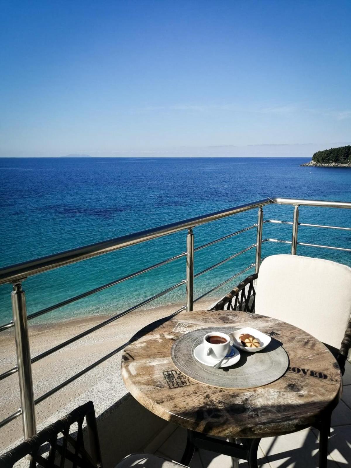 Anel Rooms Himare Bagian luar foto