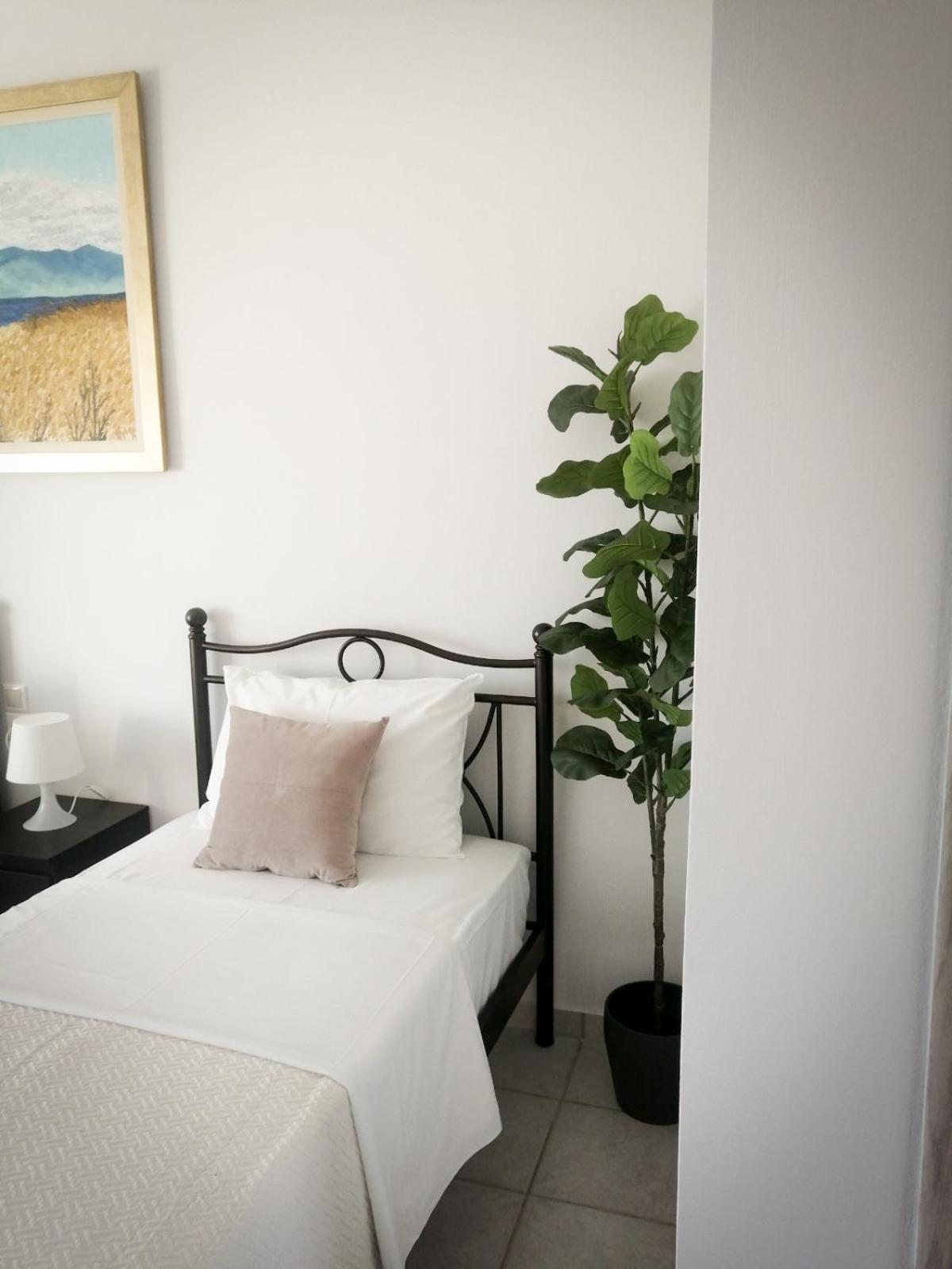 Anel Rooms Himare Bagian luar foto